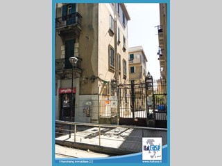 Quadrilocale in Vendita a Messina, zona Centro, 300'000€, 130 m²