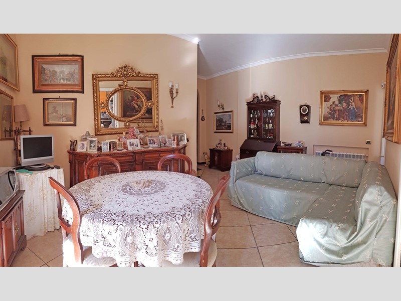 Trilocale in Vendita a Napoli, zona Fuorgrotta, 250'000€, 63 m², arredato