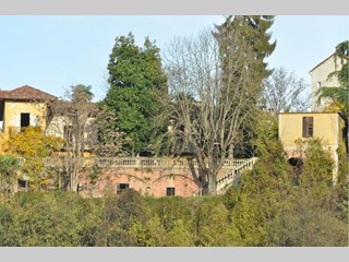 Villa in Vendita a Ozzano Monferrato, zona unesco, 150'000€, 400 m²