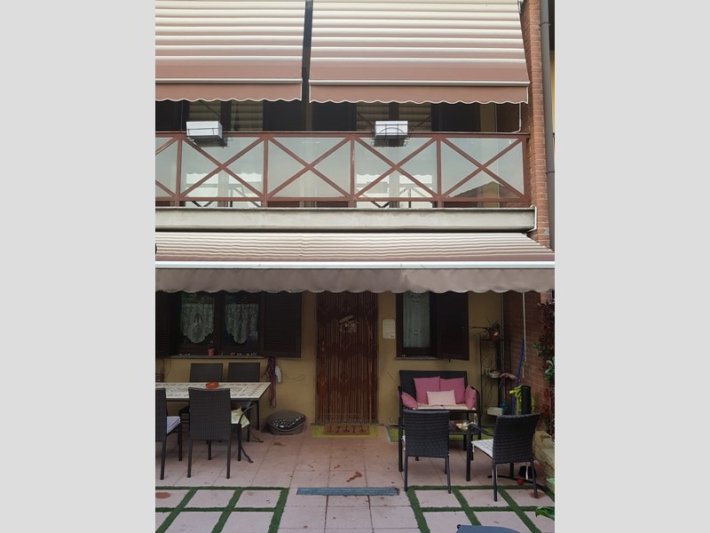 Villetta a schiera in Vendita a Fino Mornasco, zona Immersa nel verde , 199€, 150 m², con Box