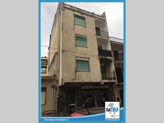 Trilocale in Vendita a Messina, zona Centro/Sud, 99'000€, 100 m²