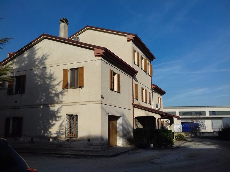 Appartamento in Vendita a Jesi, 110'000&euro;, 120 m²