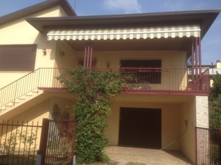 Villa in Vendita a Thiene, 270'000€, 242 m²