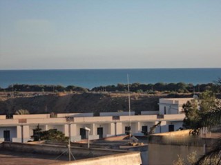 Villetta a schiera in Vendita a Castelvetrano, zona Marinella di Selinunte (TP), 85'000&euro;, 60 m²