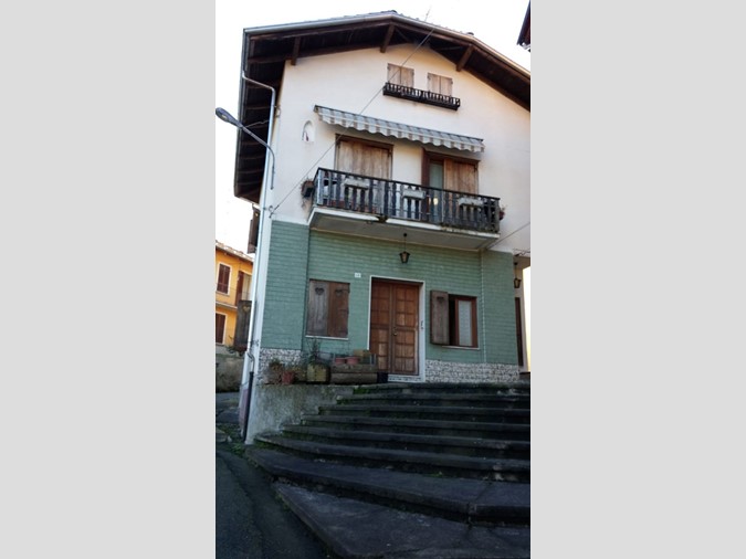 Villa in Vendita a Pray, zona piaceri alto, 109'000&euro;, 230 m², arredato, con Box