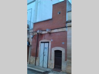Casa Indipendente in Vendita a Casamassima, zona Centro, 50 m²