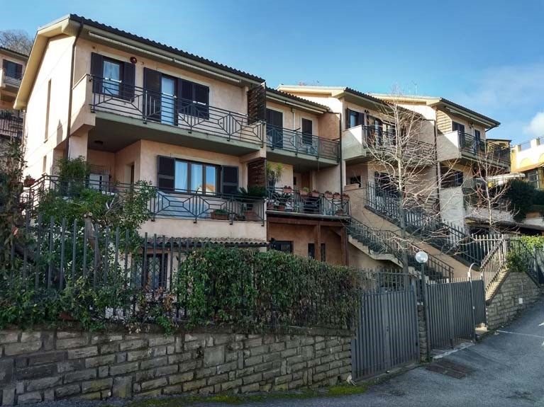 Villetta a schiera in Vendita a Monte Compatri, zona CUCCA, 275'000€, 170 m²