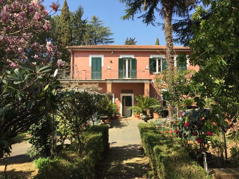 Villa in Vendita a Velletri, zona CONTRADA PEDRONE, 489'000€, 270 m²