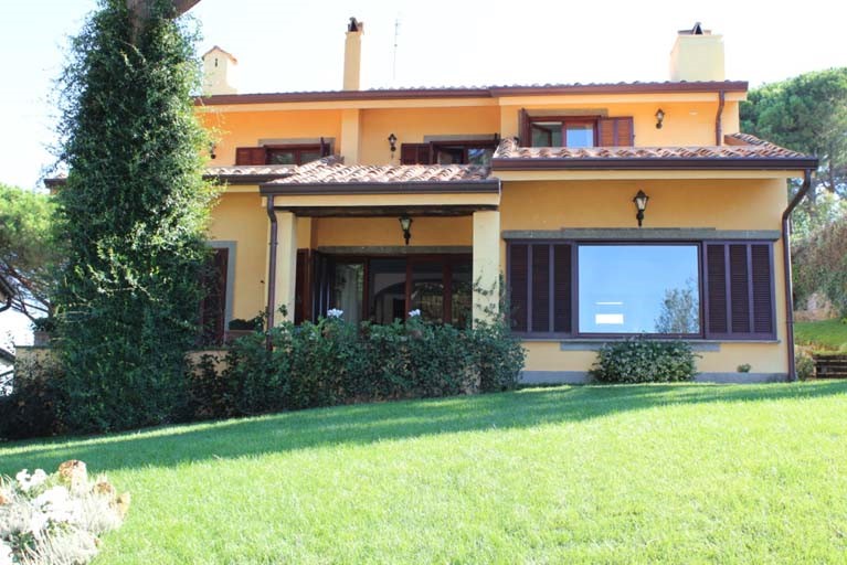 Villa in Vendita a Marino, zona MONTECRESCENZIO, 849'000€, 350 m²