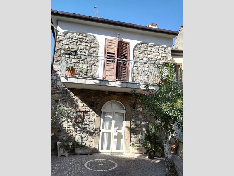 Casa Semi Indipendente in Vendita a Serre, zona centro storico, 99'000&euro;, 80 m²