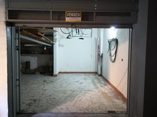 Box in Vendita a Aprilia, zona Zona parco dei mille, 18'000€, 32 m²