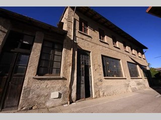 Rustico in Vendita a Casale Corte Cerro, zona Crebbia, 60'000€, 150 m²