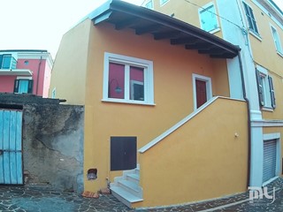 Quadrilocale in Vendita a Miglianico, zona Centro, 140'000€, 110 m²