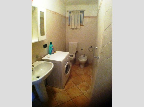 Quadrilocale in Vendita a Chiusanico, 100'000€, 80 m²