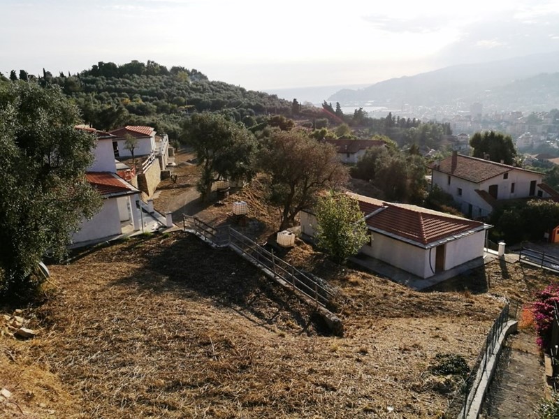 Villa in Vendita a Imperia, 450'000€, 280 m²