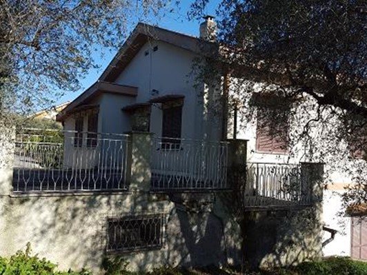 Villa in Vendita a Palombara Sabina, zona PALOMBARA SABINA, 169'000€, 250 m²