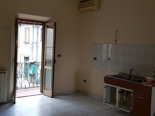 Trilocale in Vendita a Palombara Sabina, zona PALOMBARA SABINA, 69'000&euro;, 75 m²