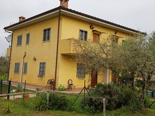 Trilocale in Vendita a Palombara Sabina, zona STAZZANO, 109'000&euro;, 110 m²