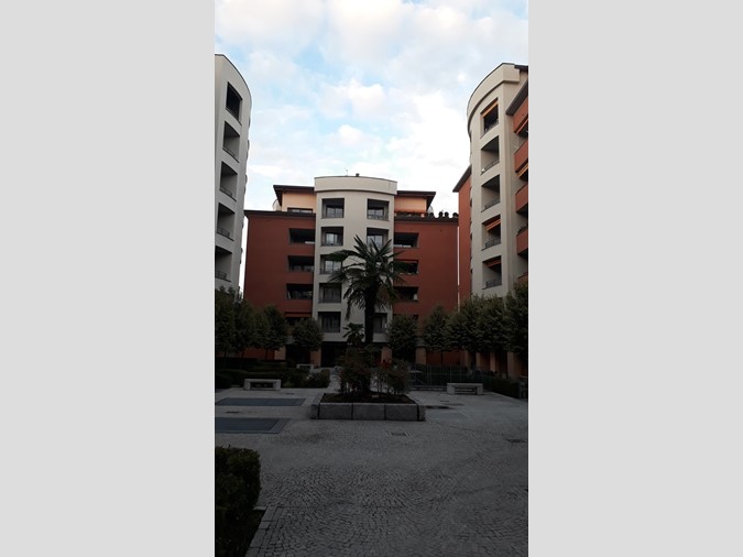 Bilocale in Vendita a Seriate, zona Centrale, 100'000€, 58 m², arredato