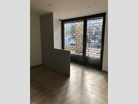 Immobile commerciale in Vendita a Trani, zona pozzo piano, 110'000€, 70 m²