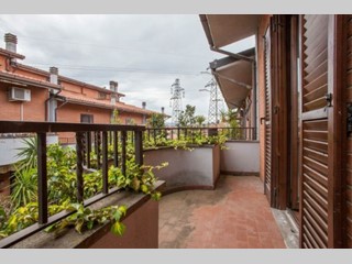 Villetta a schiera in Vendita a Mentana, zona CENTRALISSIMO, 199'000€, 150 m², con Box