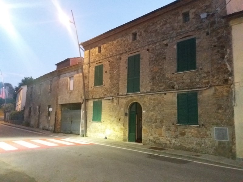 Rustico in Vendita a Peccioli, zona Legoli, 390'000€, 700 m²