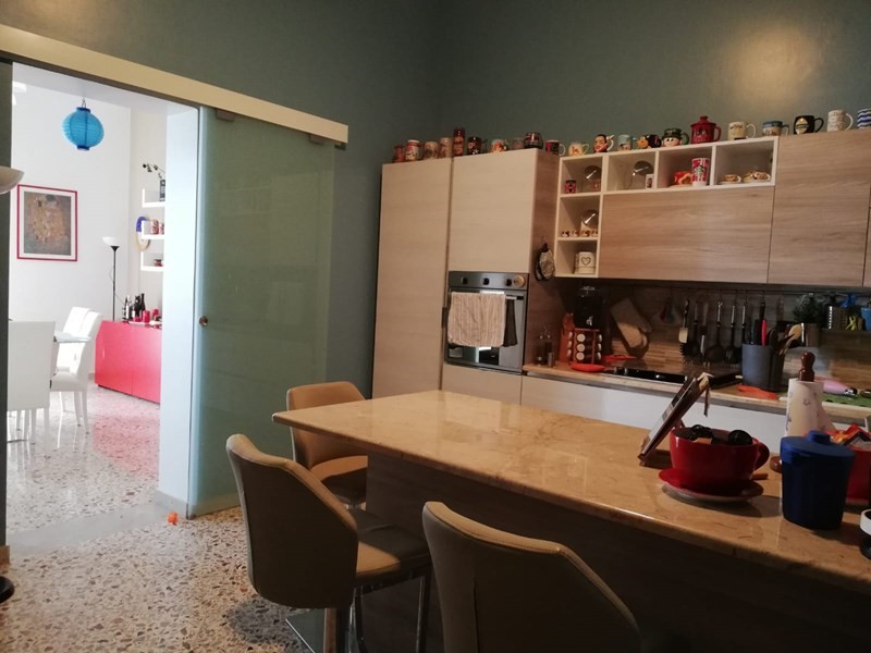 Appartamento in Vendita a Palermo, zona Centro Storico, 250'000€, 158 m²