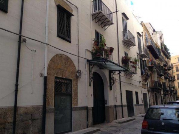 Bilocale in Affitto a Palermo, zona Centro storico, 450€, 65 m², arredato