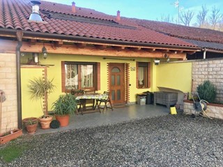 Casa Semi Indipendente in Vendita a Scarmagno, zona Bessolo, 169'000€, 290 m²