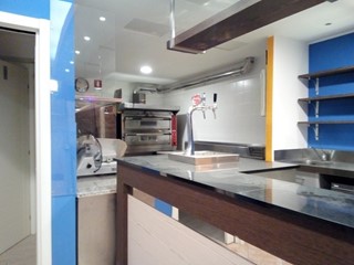 Attività commerciale in Affitto a Lignano Sabbiadoro, zona centro, 25'000€, 60 m², arredato