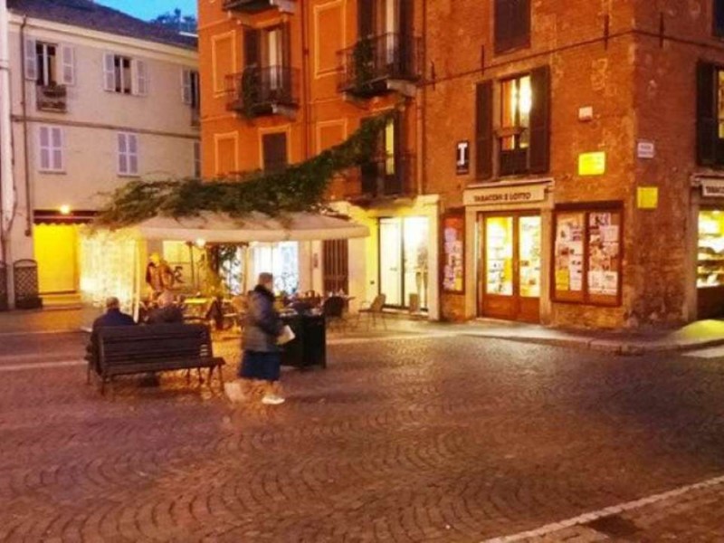 Attività commerciale in Vendita a Asti, zona asti centro, 155'000&euro;, 70 m²