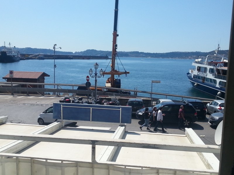 Attività commerciale in Vendita a Pozzuoli, zona PORTO POZZUOLI, 300'000€, 120 m²