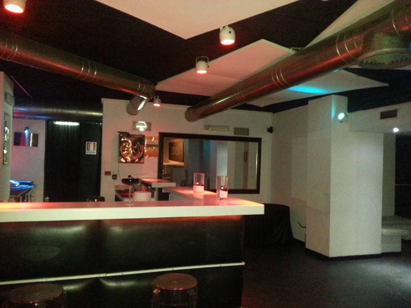 Attività commerciale in Vendita a Napoli, zona POSILLIPO, 155'000€, 600 m²