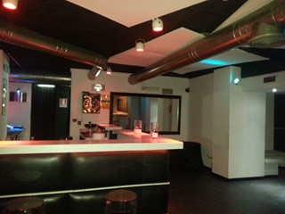 Attività commerciale in Vendita a Napoli, zona POSILLIPO, 155'000€, 600 m²