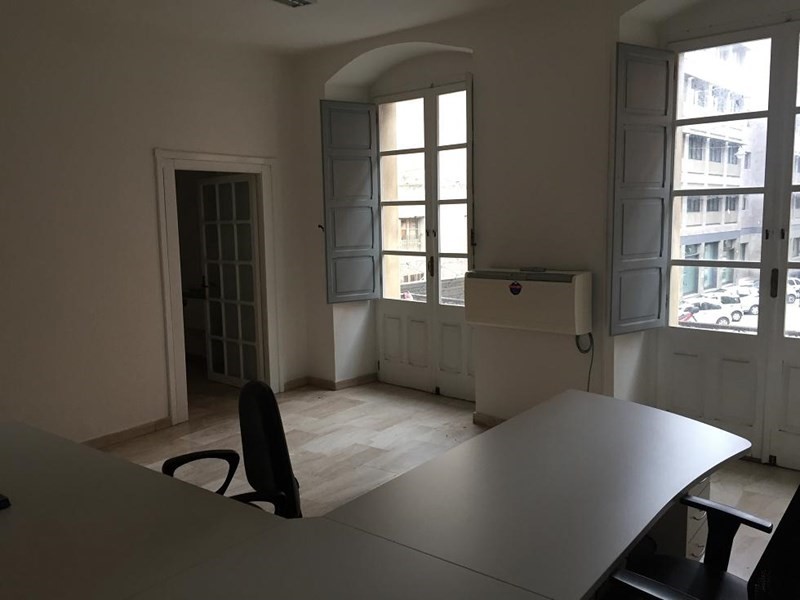 Appartamento in Vendita a Cagliari, zona marina , 300'000€, 165 m²