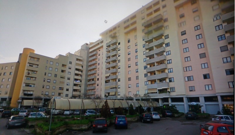 Appartamento in Vendita a Taranto, zona Paolo sesto, 50'000€, 110 m²