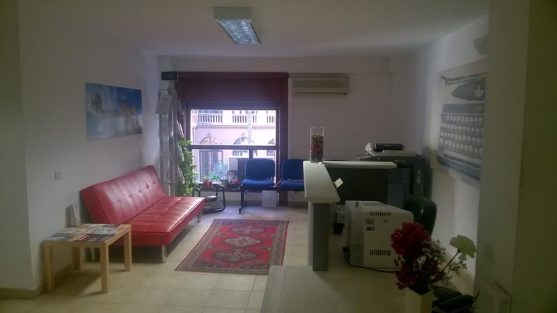 Ufficio in Affitto a Palermo, zona Politeama, 1'111€, 20 m²