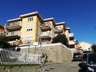 Appartamento in Vendita a Velletri, 200'000€, 140 m²