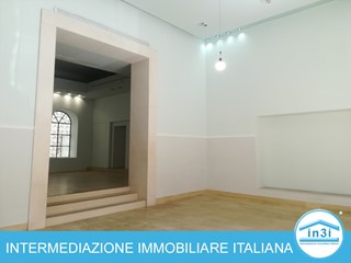 Negozio in Affitto a Roma, zona centro storico, 150 m²
