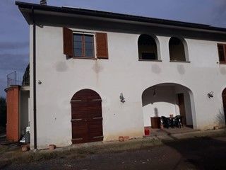 Casale in Vendita a Casciana Terme Lari, 500'000€, 360 m²