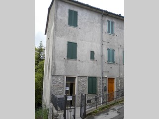 Casa Indipendente in Vendita a Castell'Azzara, 46'000€, 108 m², arredato, con Box