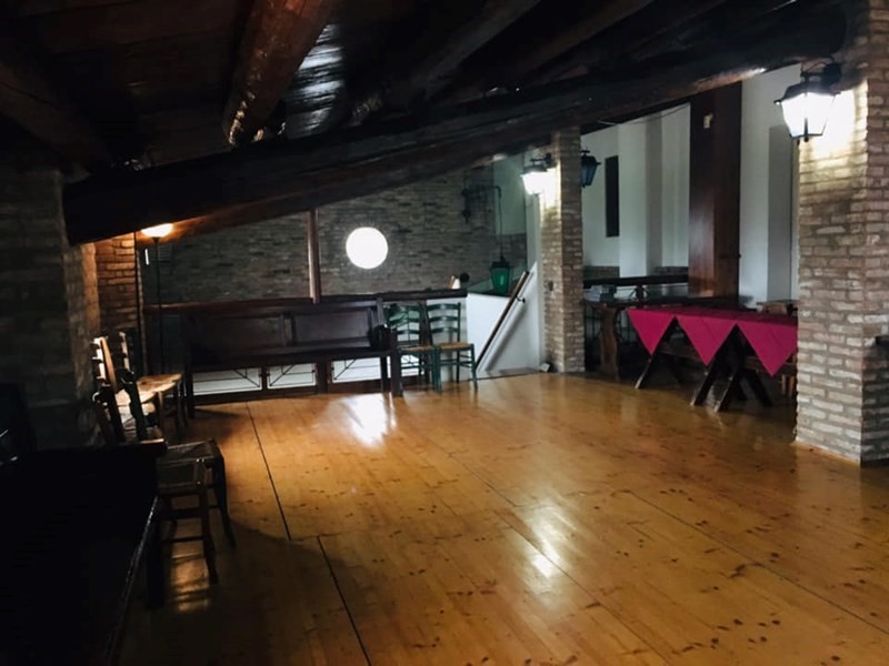 Attività commerciale in Vendita a Masi, 200'000€, 270 m²