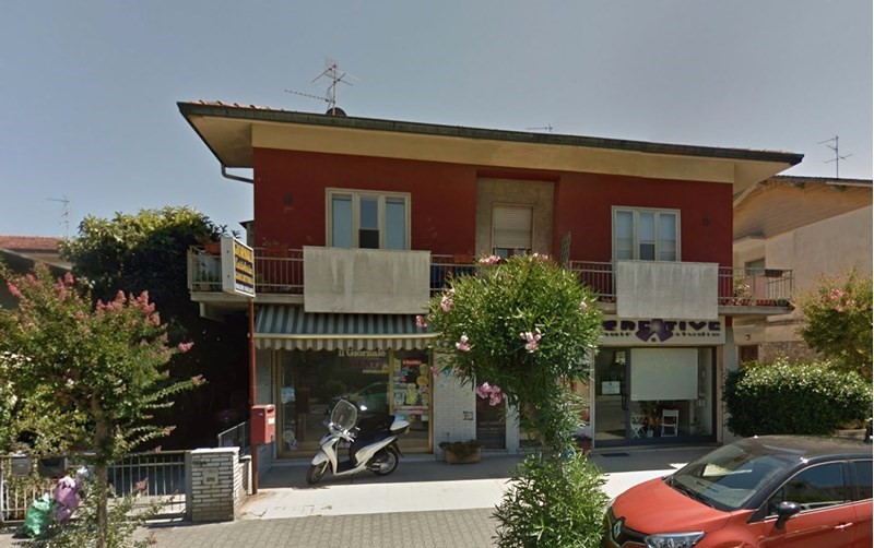Immobile commerciale in Vendita a Viareggio, zona Marco Polo, 85'000€, 50 m²