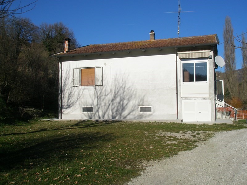 Casa Indipendente in Vendita a Urbino, zona San Marino , 140'000€, 200 m², arredato