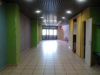 Immobile commerciale in Vendita a San Giovanni Rotondo, zona CENTRALE, 180'000€, 110 m²