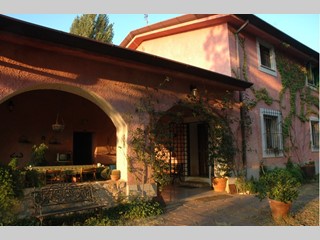 Casale in Vendita a Cisterna di Latina, zona doganella di ninfa, 220'000€, 220 m²