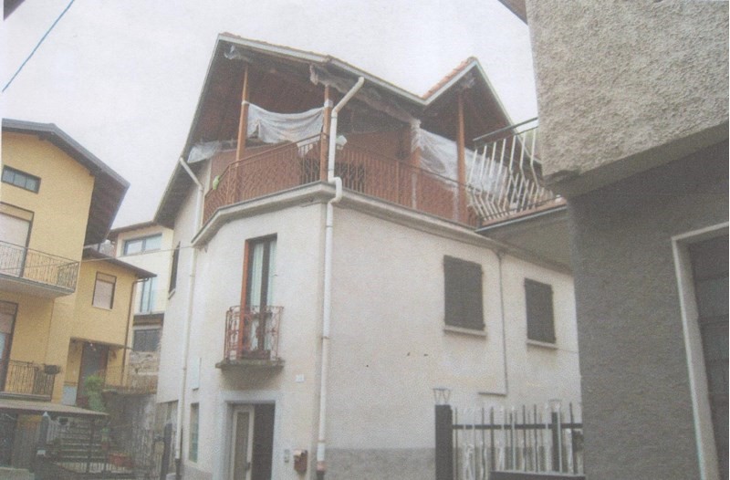 Casa Indipendente in Vendita a Costa Volpino, zona Branico, 70'000€