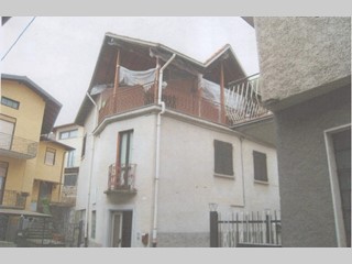 Casa Indipendente in Vendita a Costa Volpino, zona Branico, 70'000€