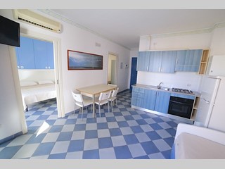 Quadrilocale in Vendita a Alba Adriatica, zona Lungomare, 145'000€, 65 m², arredato