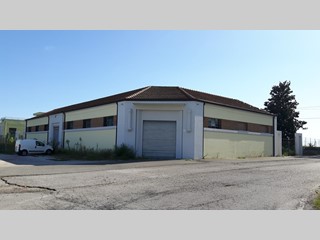 Capannone in Vendita a Codigoro, zona Darsena, 210'000€, 2500 m²